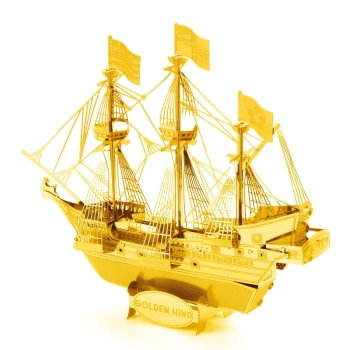 Okręt Golden Hind - złoty
